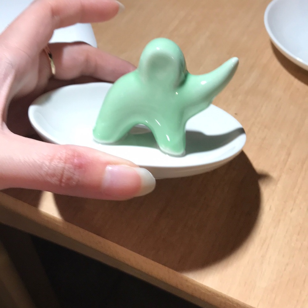 Trinket tray jewelry holder with elephant